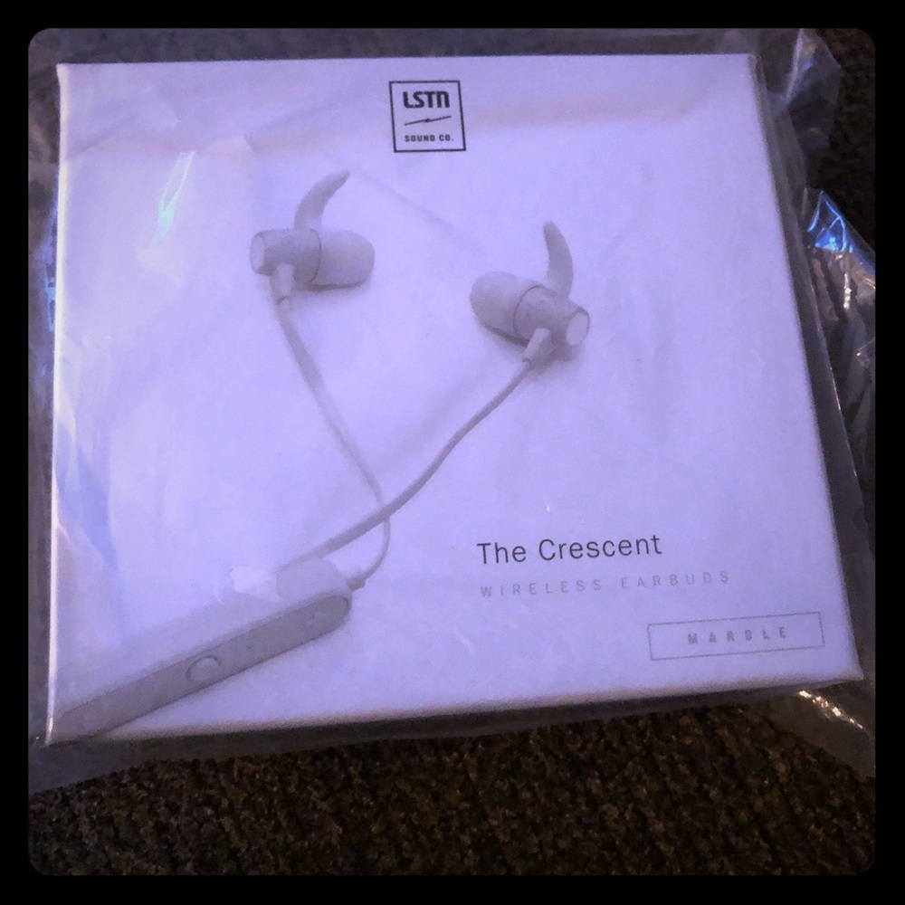 Wireless ear buds